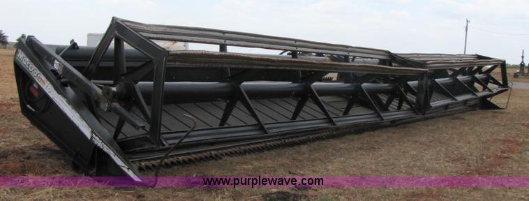 image for item 3440 1996 Mac Don 962 36ft draper head