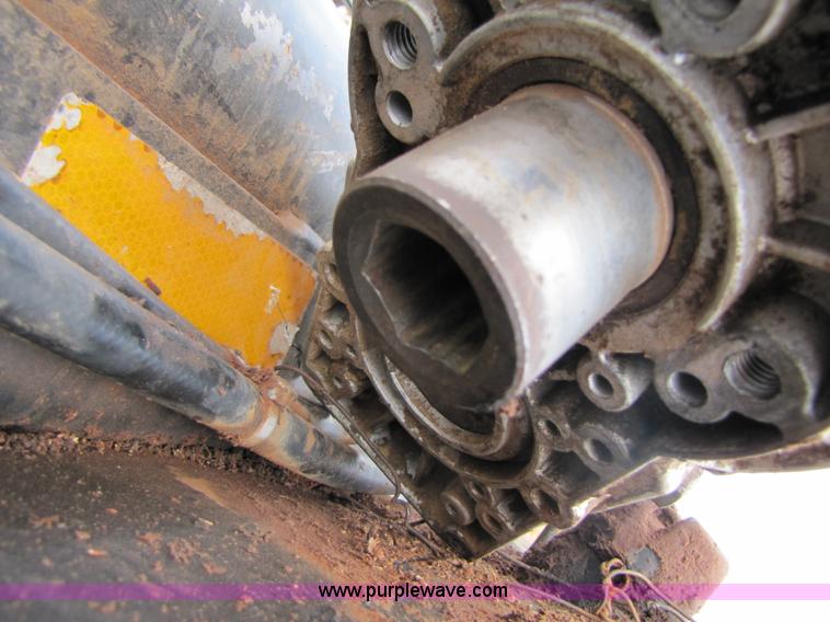 image for item 3440 1996 Mac Don 962 36ft draper head