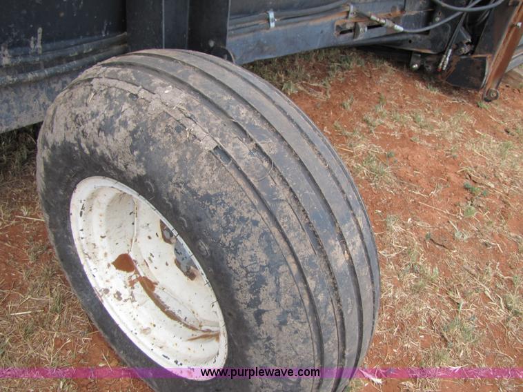 image for item 3440 1996 Mac Don 962 36ft draper head