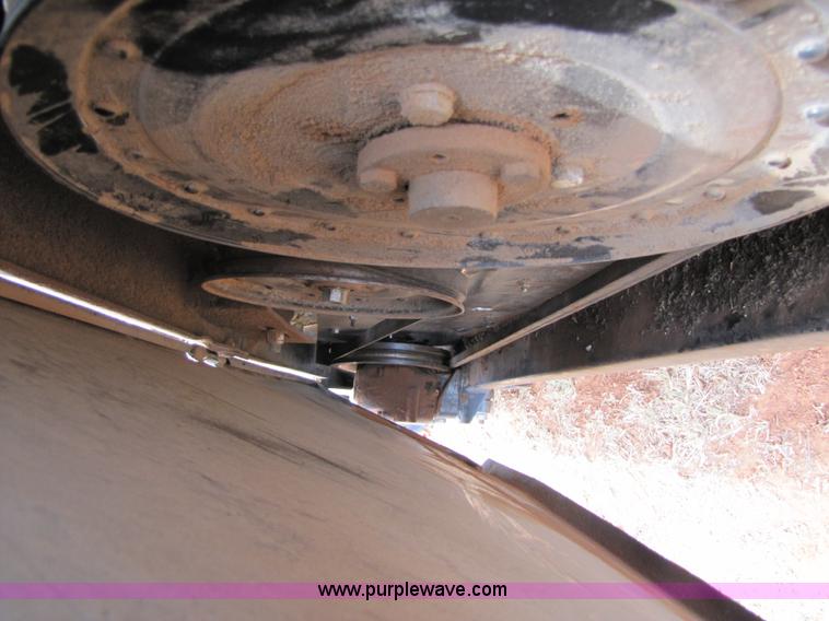 image for item 3440 1996 Mac Don 962 36ft draper head