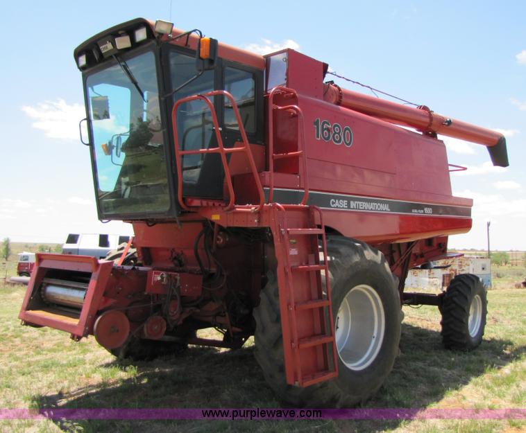 image for item 3466 1988 Case IH 1680 combine