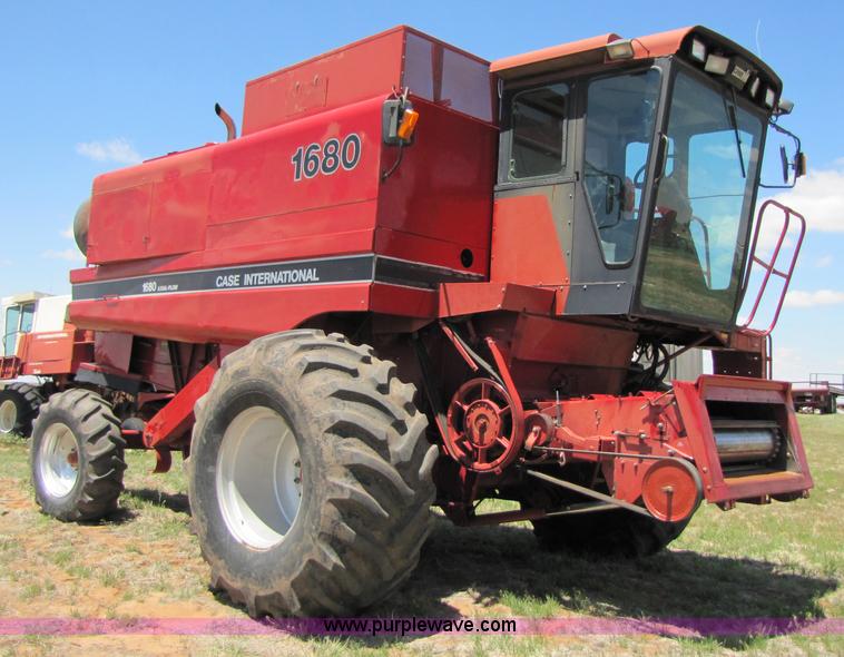 image for item 3466 1988 Case IH 1680 combine