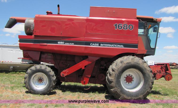 image for item 3466 1988 Case IH 1680 combine