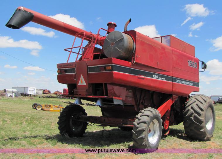 image for item 3466 1988 Case IH 1680 combine