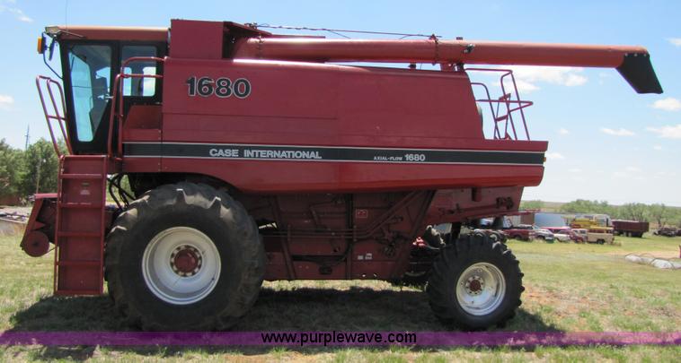 image for item 3466 1988 Case IH 1680 combine