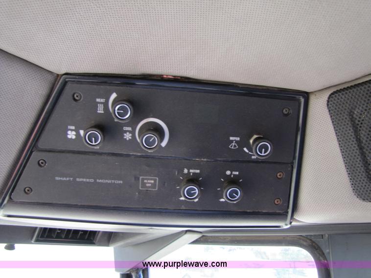 image for item 3466 1988 Case IH 1680 combine