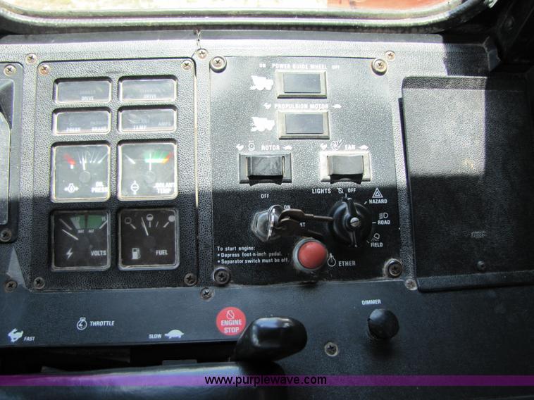 image for item 3466 1988 Case IH 1680 combine