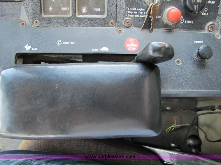 image for item 3466 1988 Case IH 1680 combine