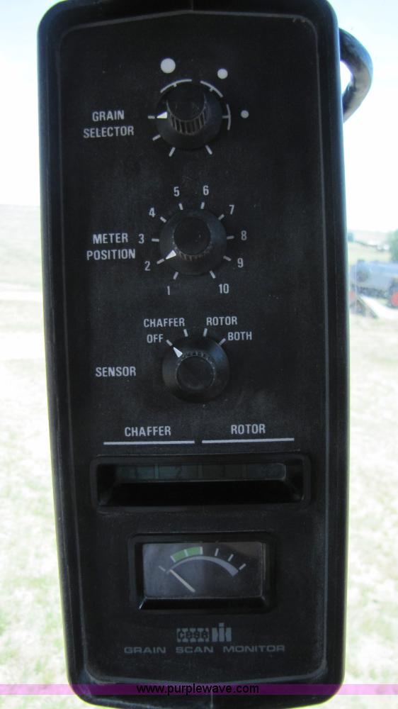 image for item 3466 1988 Case IH 1680 combine