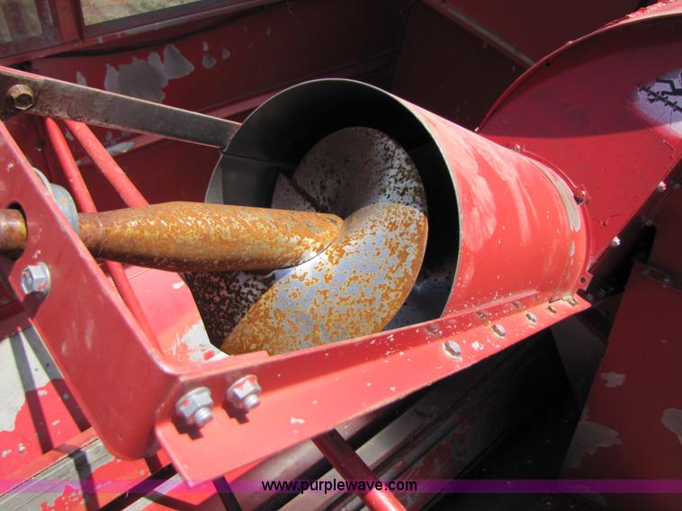 image for item 3466 1988 Case IH 1680 combine