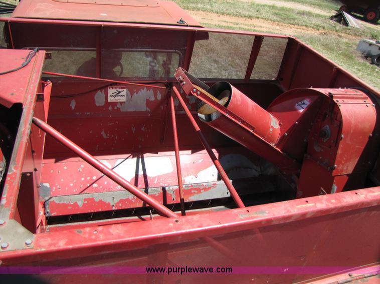 image for item 3466 1988 Case IH 1680 combine