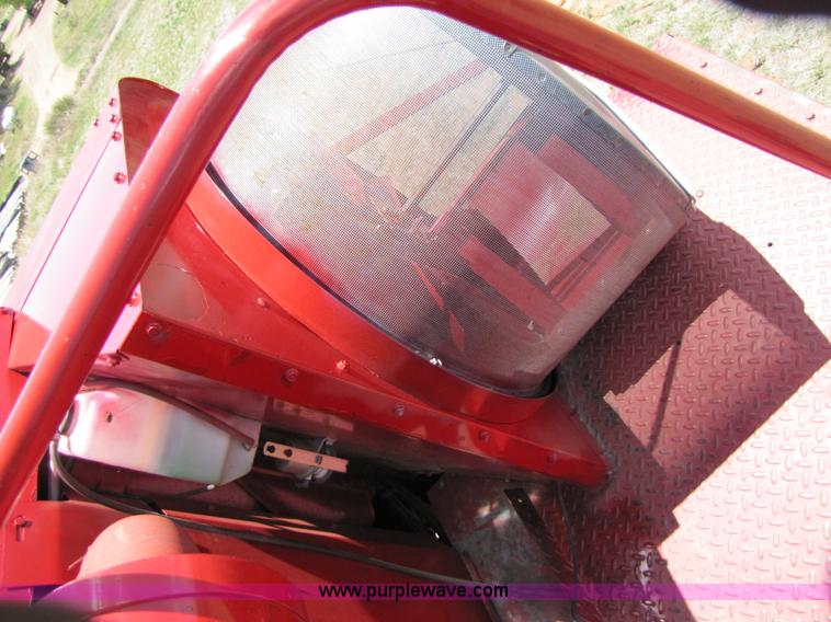 image for item 3466 1988 Case IH 1680 combine