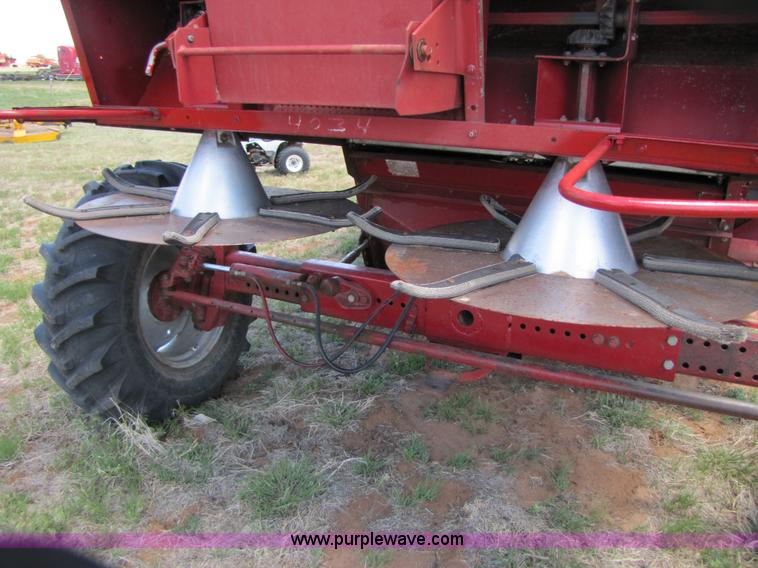 image for item 3466 1988 Case IH 1680 combine