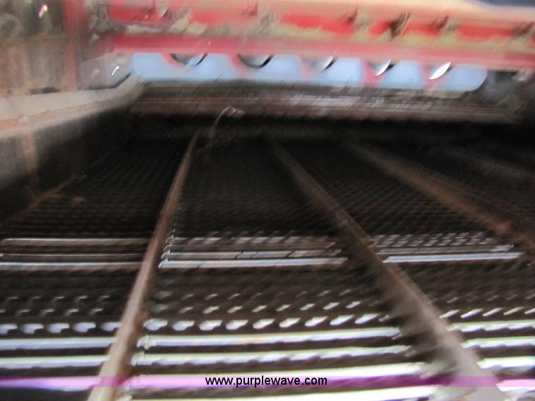 image for item 3466 1988 Case IH 1680 combine