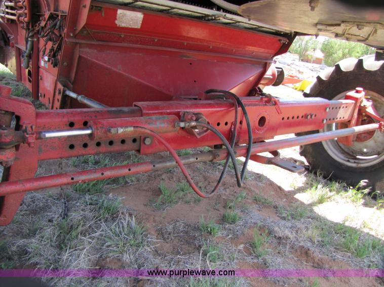 image for item 3466 1988 Case IH 1680 combine