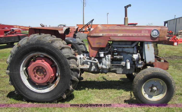 image for item 3683 1974 Massey-Ferguson 165 tractor