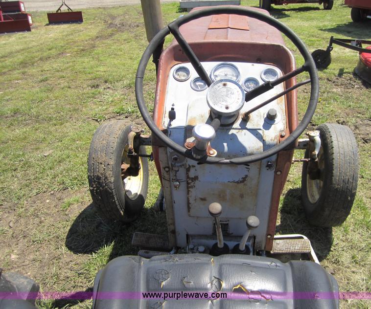 image for item 3683 1974 Massey-Ferguson 165 tractor