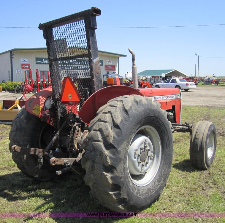 image for item 3684 1989 Massey-Ferguson 253 tractor