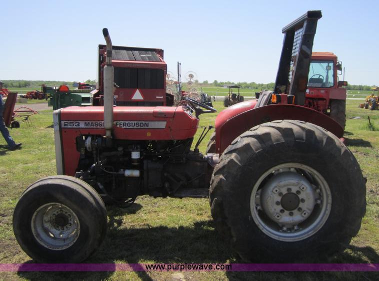image for item 3684 1989 Massey-Ferguson 253 tractor