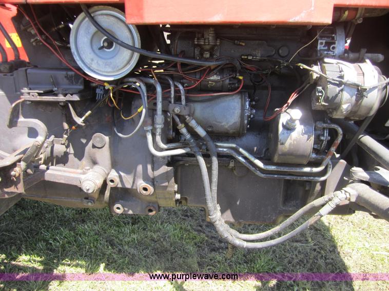 image for item 3684 1989 Massey-Ferguson 253 tractor