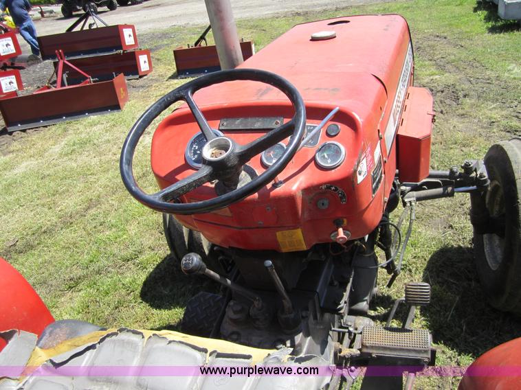 image for item 3684 1989 Massey-Ferguson 253 tractor