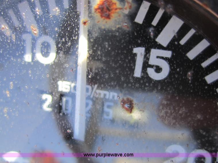 image for item 3684 1989 Massey-Ferguson 253 tractor