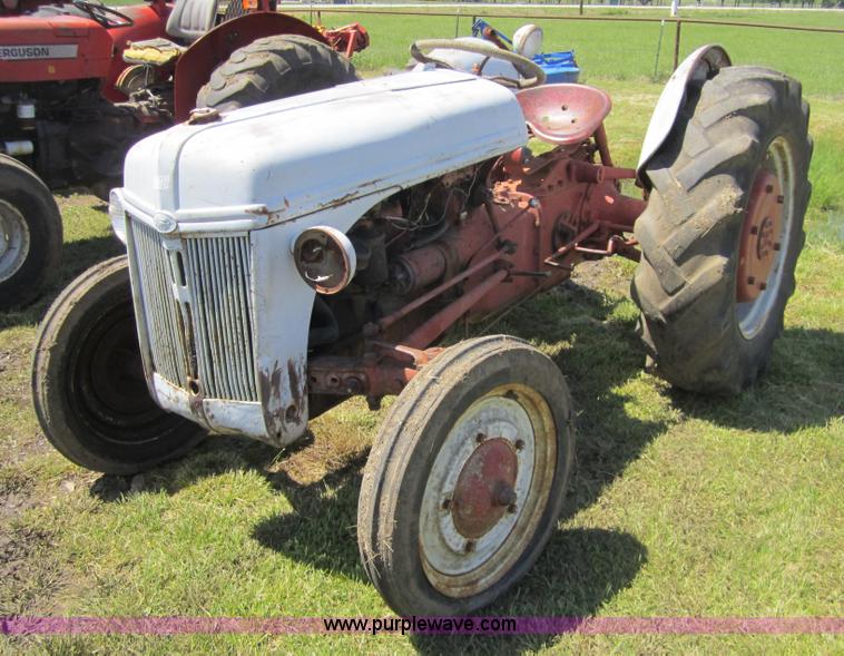 image for item 3685 Ford 9N tractor