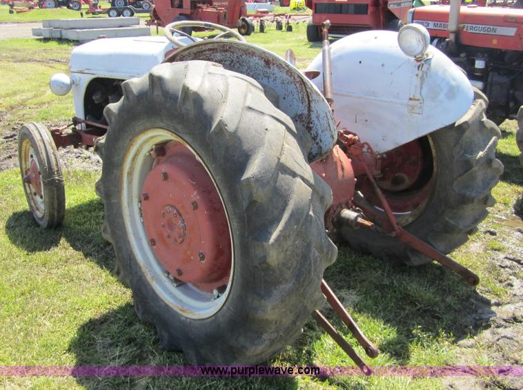 image for item 3685 Ford 9N tractor