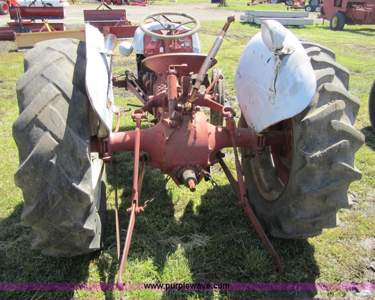 image for item 3685 Ford 9N tractor