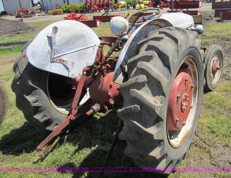 image for item 3685 Ford 9N tractor