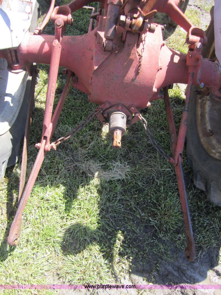 image for item 3685 Ford 9N tractor