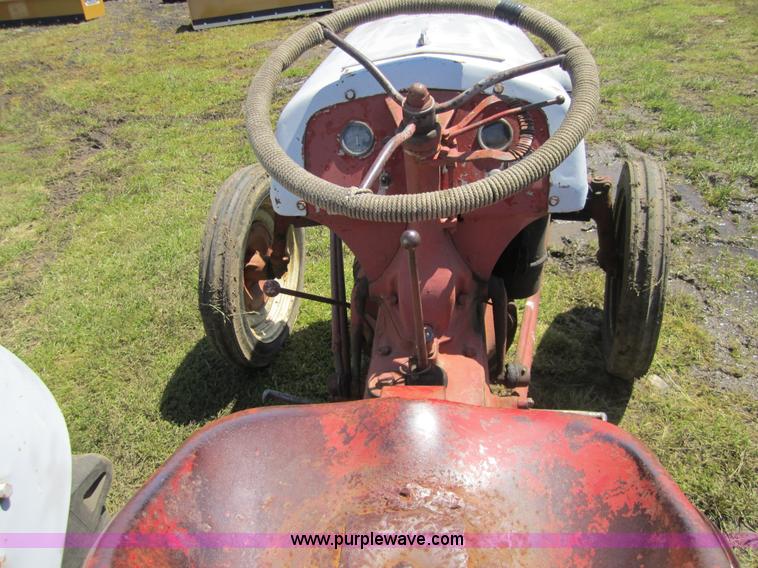 image for item 3685 Ford 9N tractor