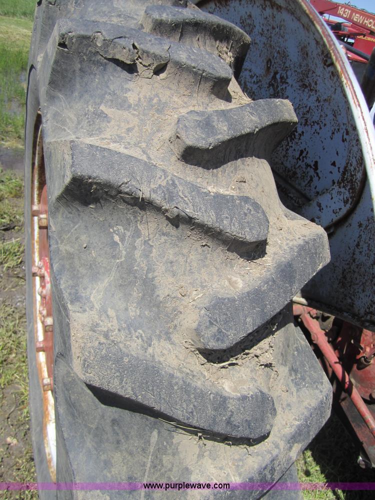 image for item 3685 Ford 9N tractor