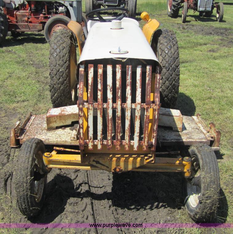 image for item 3686 1969 International Cub Lo-Boy 154 lawn tractor