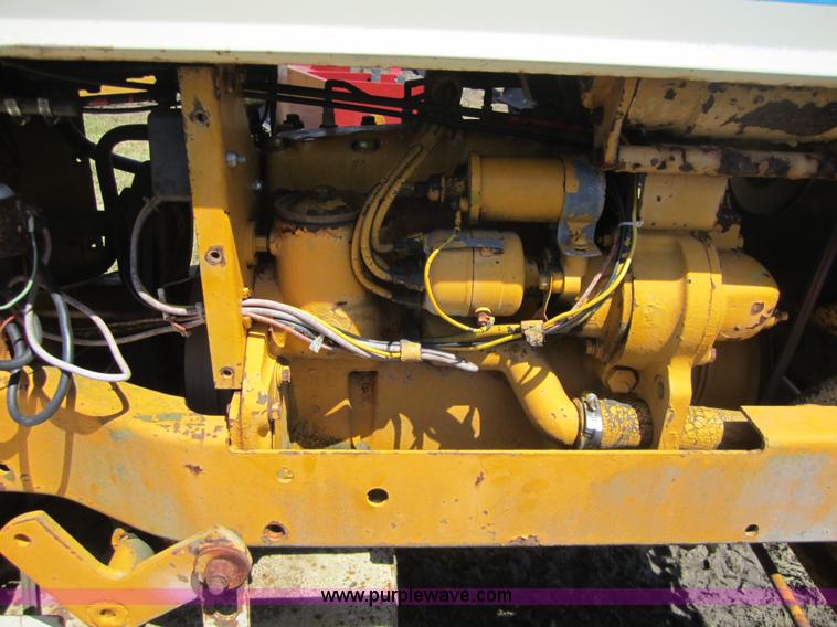 image for item 3686 1969 International Cub Lo-Boy 154 lawn tractor