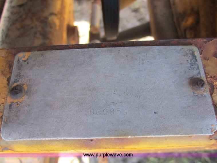 image for item 3686 1969 International Cub Lo-Boy 154 lawn tractor