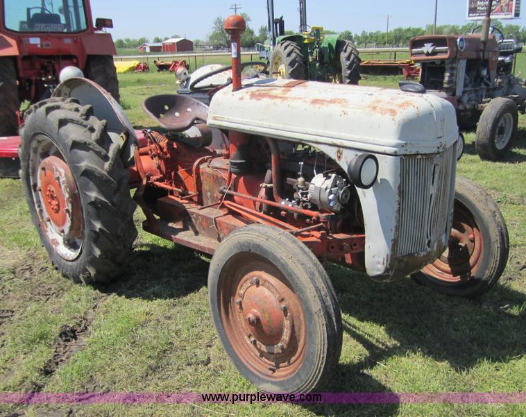 image for item 3687 Ford 9N tractor