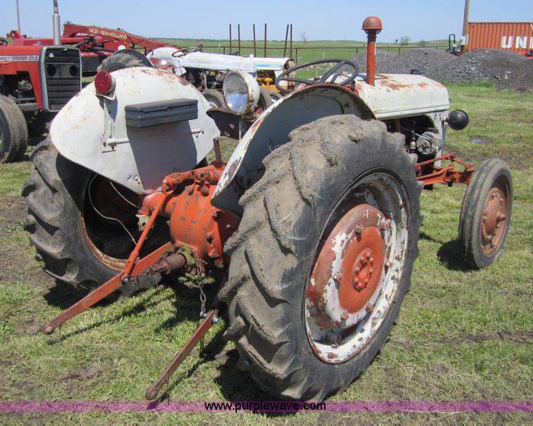 image for item 3687 Ford 9N tractor