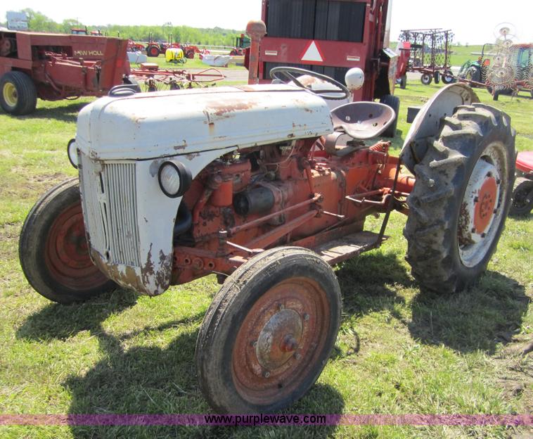 image for item 3687 Ford 9N tractor