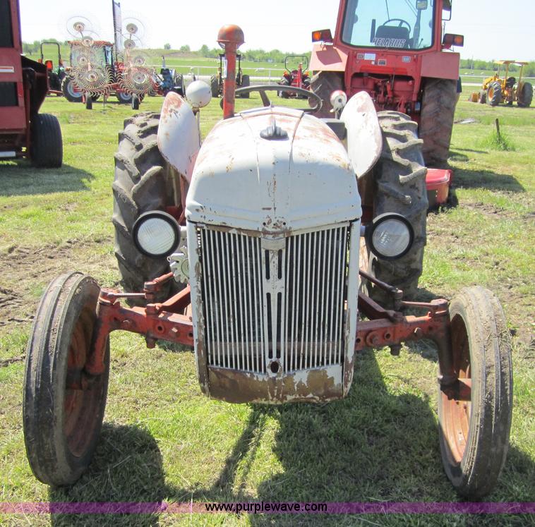 image for item 3687 Ford 9N tractor