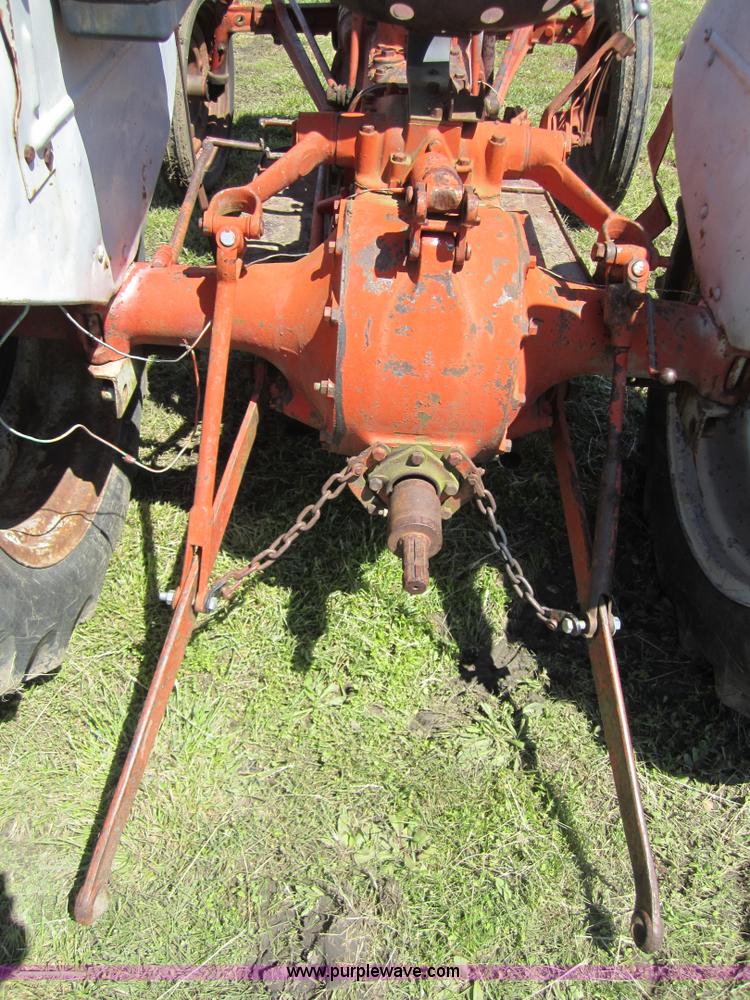 image for item 3687 Ford 9N tractor