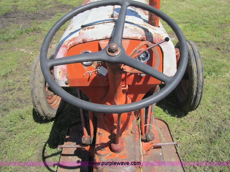 image for item 3687 Ford 9N tractor