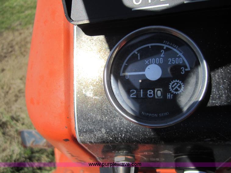 image for item 3688 Kubota B6200 HST lawn tractor