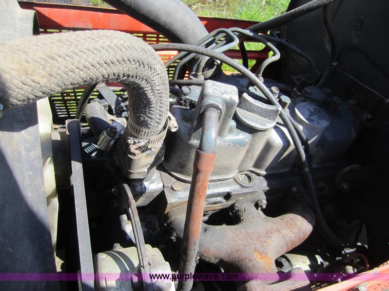 image for item 3688 Kubota B6200 HST lawn tractor