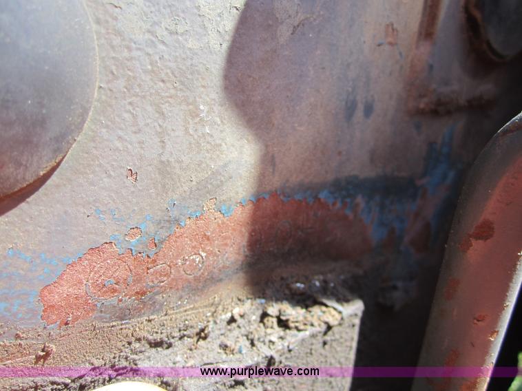 image for item 3688 Kubota B6200 HST lawn tractor