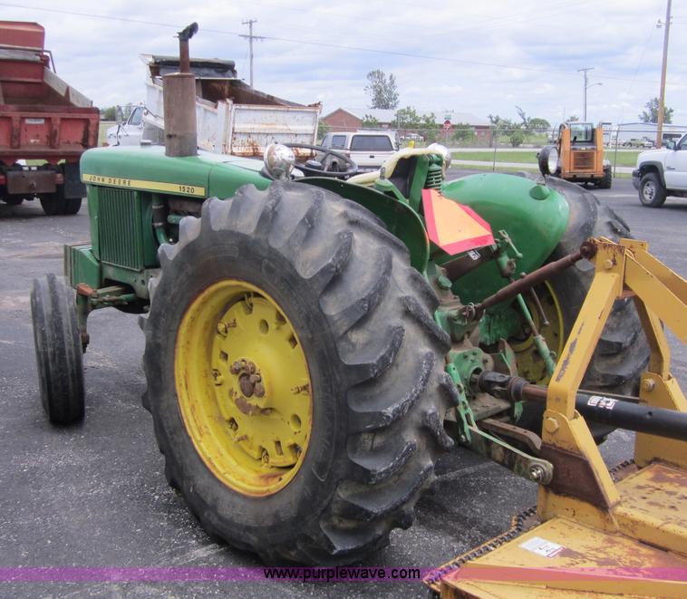 image for item 3739 John Deere 1520 tractor