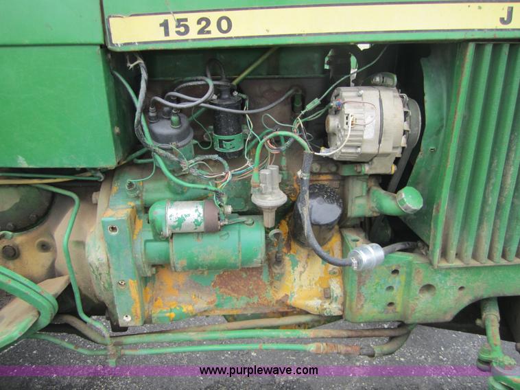 image for item 3739 John Deere 1520 tractor