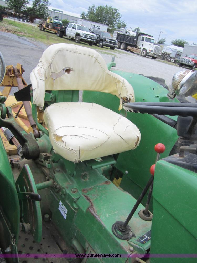 image for item 3739 John Deere 1520 tractor