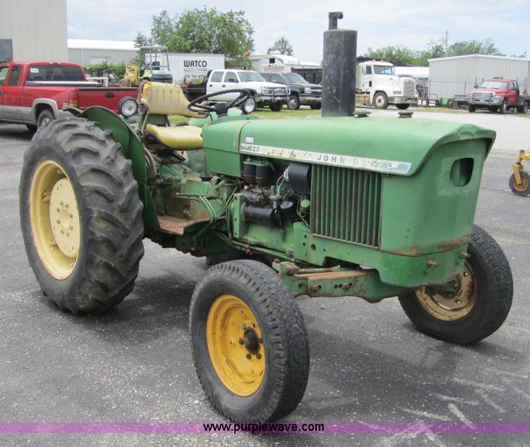 image for item 3740 John Deere 820 tractor