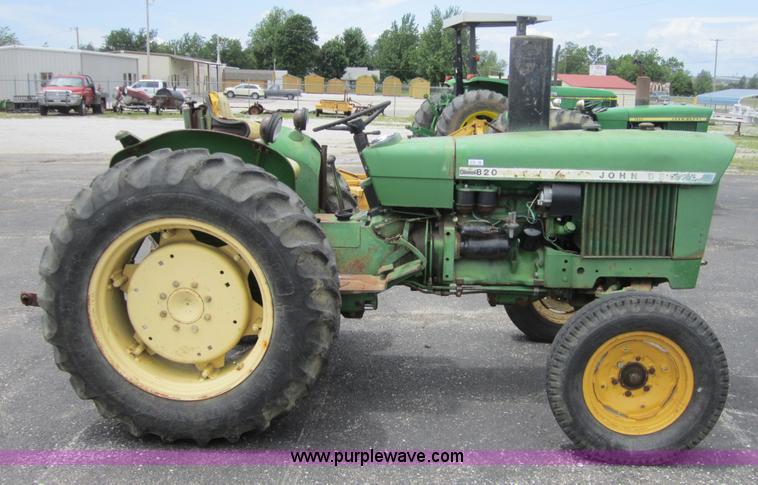 image for item 3740 John Deere 820 tractor